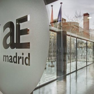 Entrada a la agencia de zona de Barajas de la AE