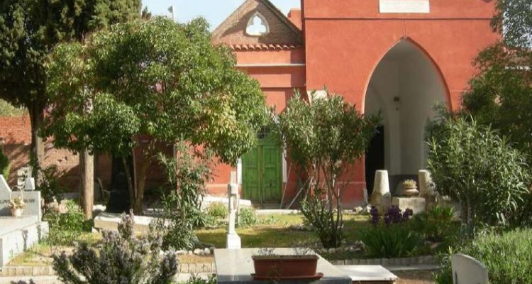 Interior del Cementerio Británico