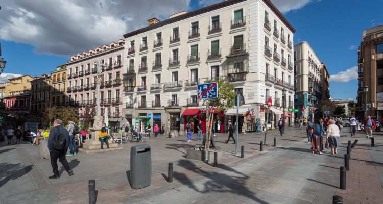 Plaza de Jacinto Benavente