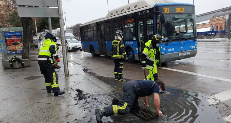 Intervención bomberos en el entorno de Atocha