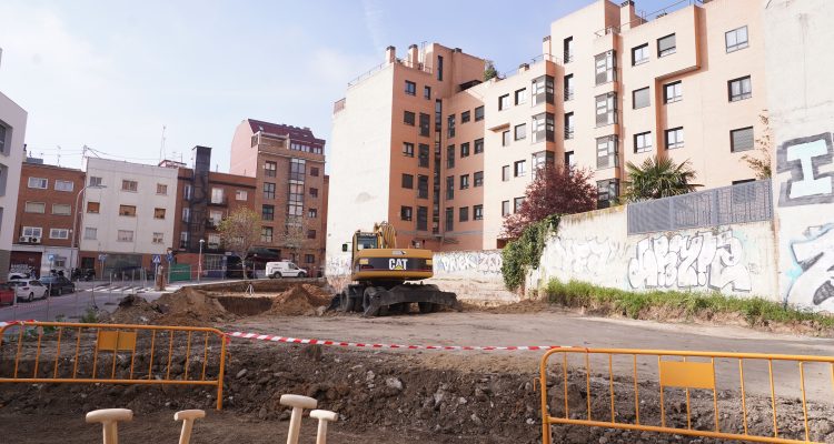 Obras de construcción del nuevo centro multifuncional de la calle Francisco Remiro