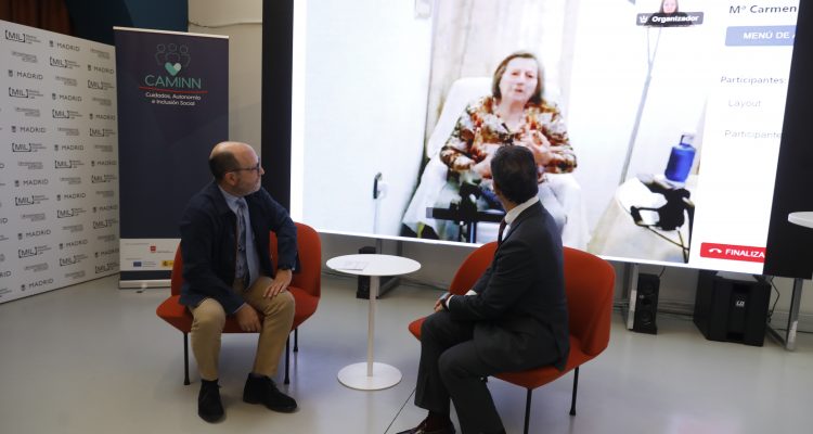 El delegado de Políticas Sociales, Familia e Igualdad, José Fernández, durante la presentación del proyecto