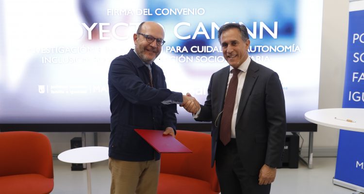 El delegado de Políticas Sociales, Familia e Igualdad, José Fernández, durante la presentación del proyecto