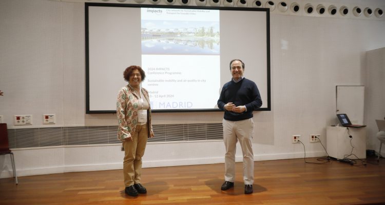 El delegado de Urbanismo, Medio Ambiente y Movilidad, durante la clausura de Impacts 24