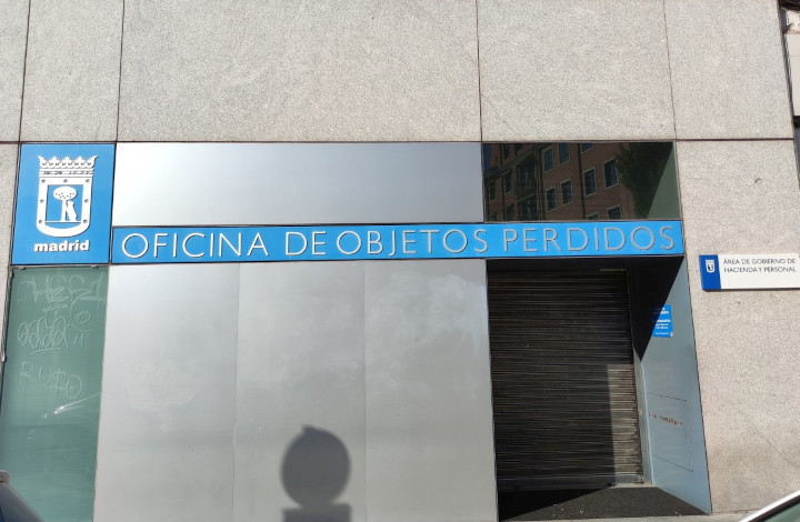 Fachada de la Oficina de Objetos Perdidos