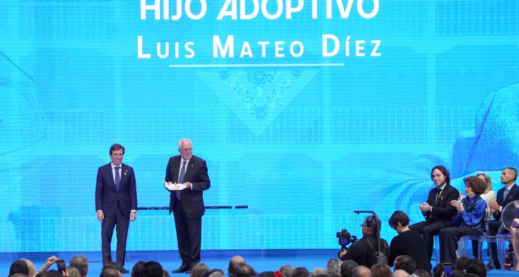 Hijo Adoptivo Luis Mateo Díez