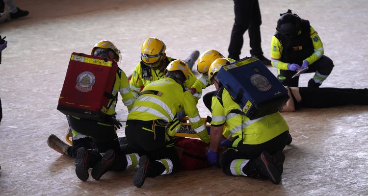 Simulacro formativo de las unidades especiales de seguridad de Policía Municipal y SAMUR-Protección Civil