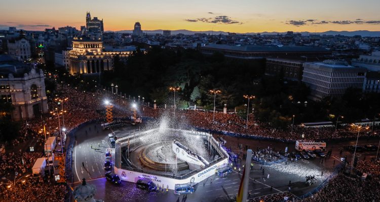 Almeida recibe al Real Madrid en el Palacio de Cibeles tras obtener su 15ª Champions League