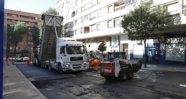 Trabajos de la Operación Asfalto 2024 en Fuencarral-El Pardo